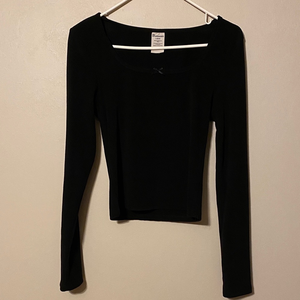 👚No Boundaries Black Long Sleeve Top